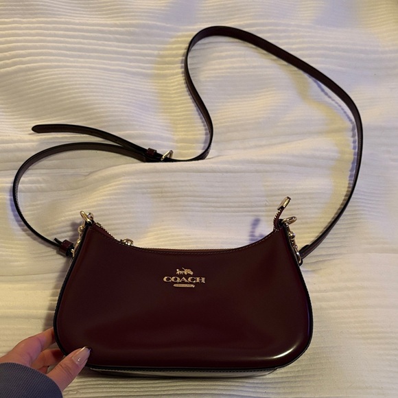 Coach Deep Burgundy Glossy Shoulder Bag - Picture 3 of 4